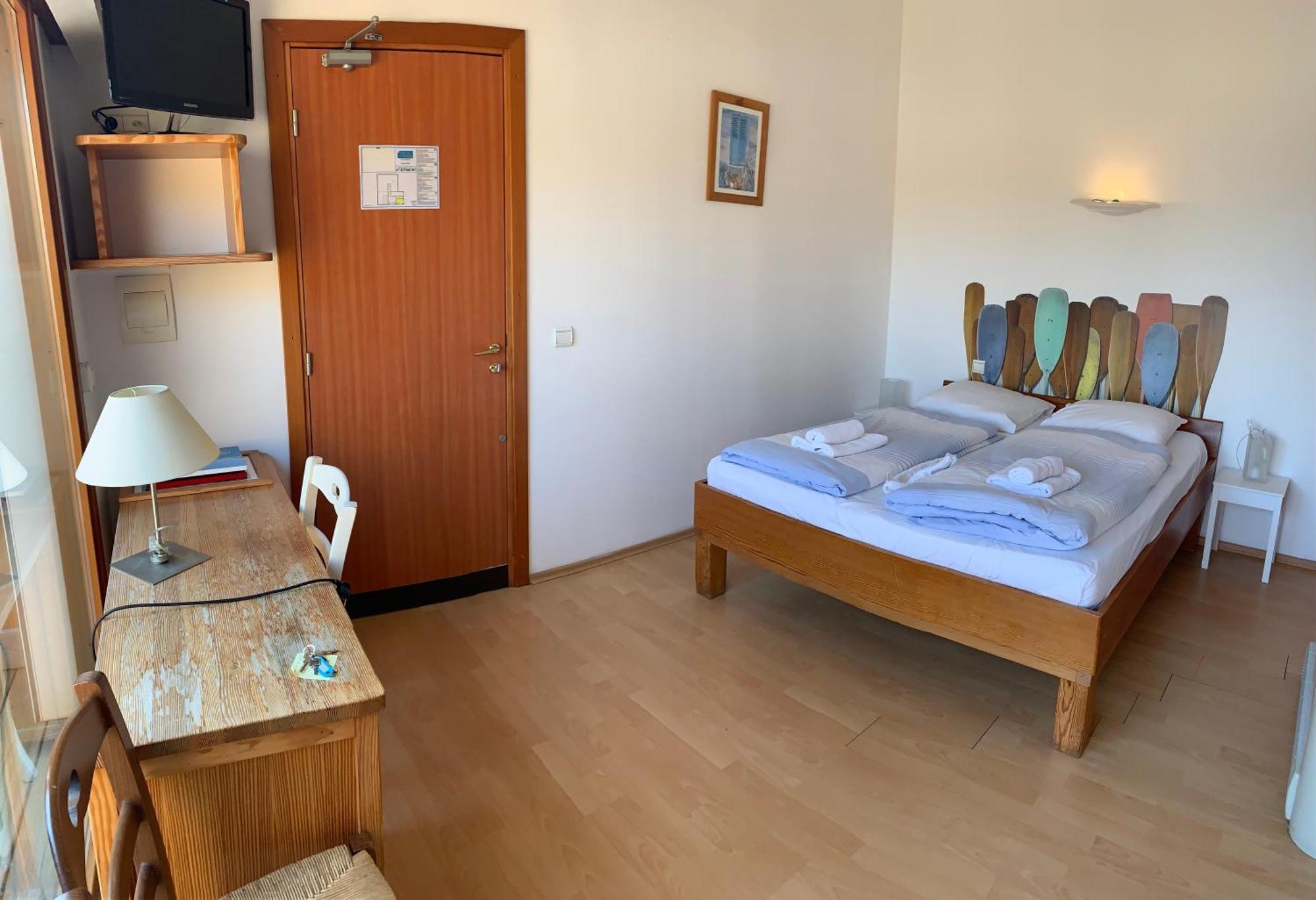 Hotel La Bastide Le Lavandou Bagian luar foto