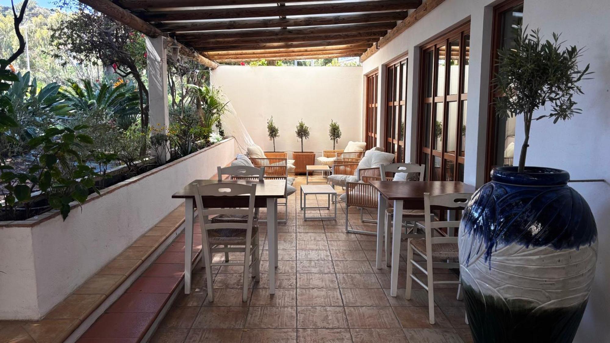 Hotel La Bastide Le Lavandou Bagian luar foto