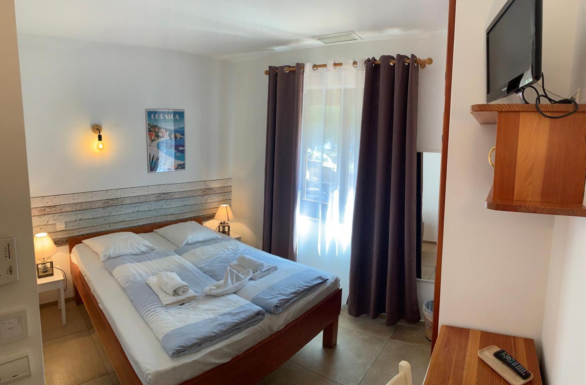 Hotel La Bastide Le Lavandou Bagian luar foto