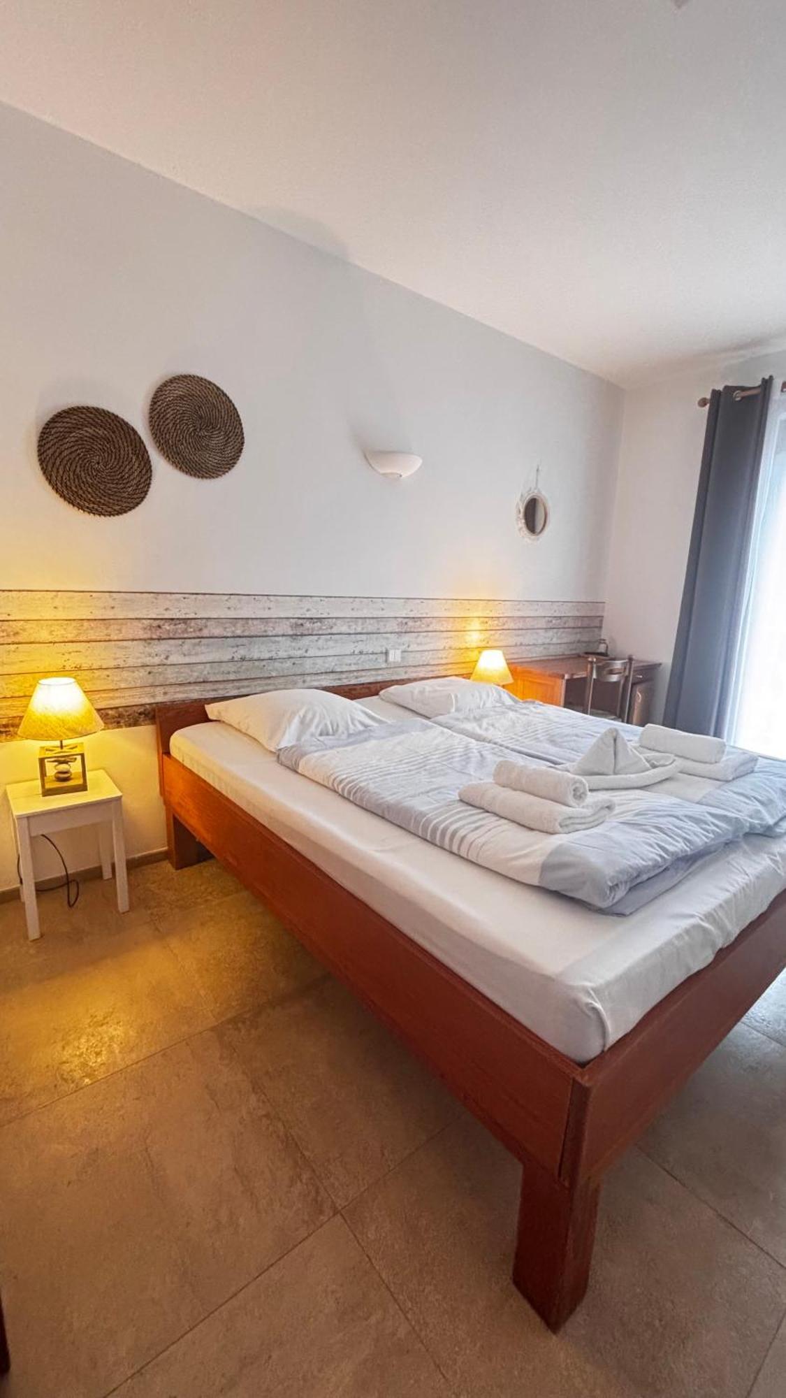Hotel La Bastide Le Lavandou Bagian luar foto