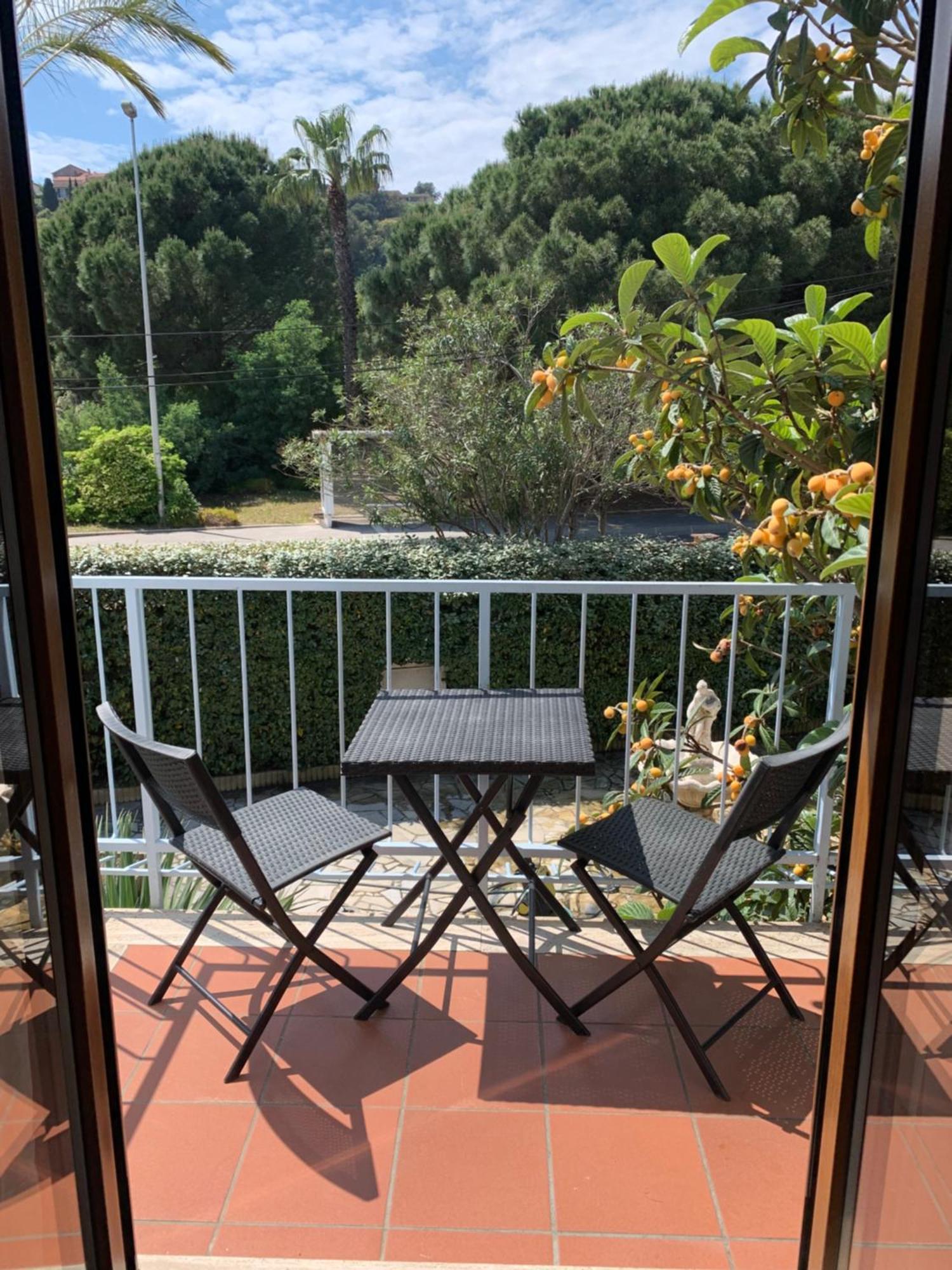 Hotel La Bastide Le Lavandou Bagian luar foto