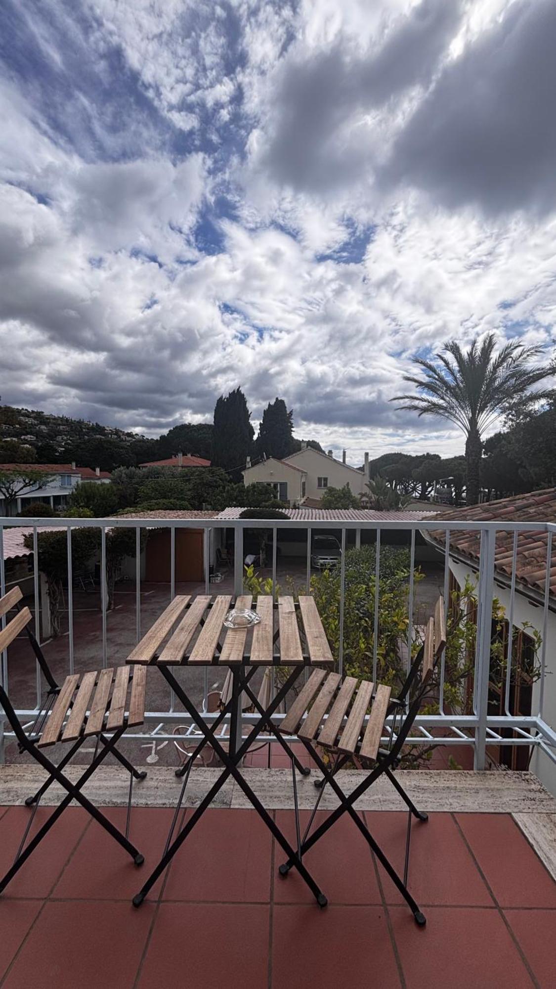 Hotel La Bastide Le Lavandou Bagian luar foto