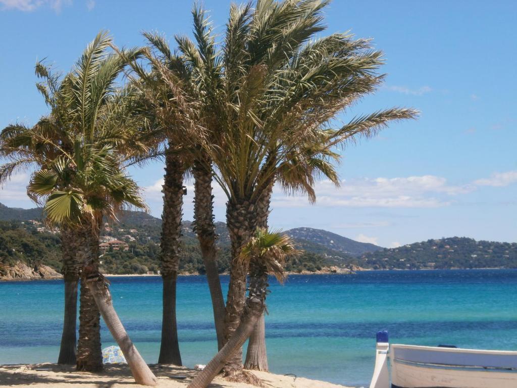 Hotel La Bastide Le Lavandou Bagian luar foto