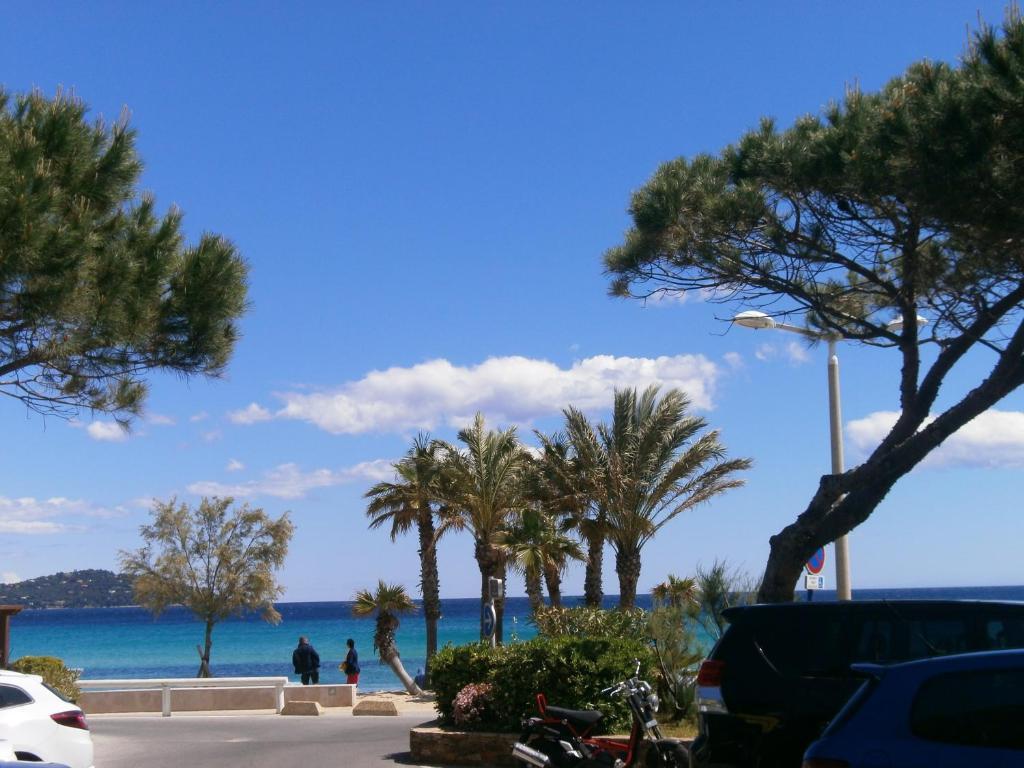 Hotel La Bastide Le Lavandou Bagian luar foto